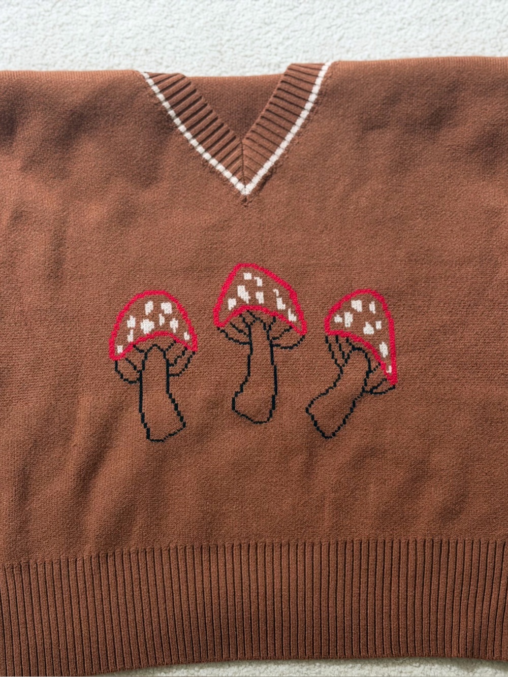 Lisa Says Gah Fangio Sweater Vest Brown Mushroom Graphic V-Neck Cap Sleeve M/L - Picture 3 of 7